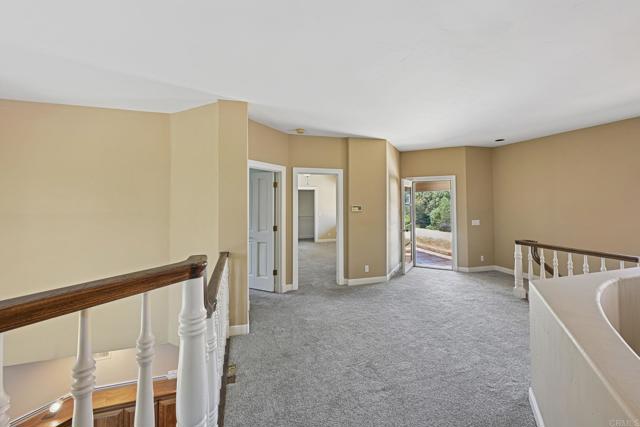 431 Flores de Oro, Rancho Santa Fe CA: https://media.crmls.org/mediaz/f85a85d4-fb2e-4b58-b4d5-05e2143b12a6.jpg