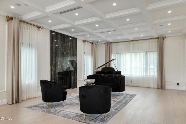 780 Greenridge Drive, La Canada Flintridge CA: https://media.crmls.org/mediaz/f85b8ac7-8b21-4be1-a57f-ba3f26fd67bb.jpg