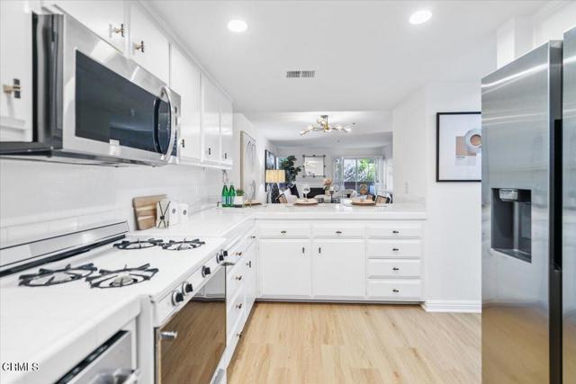 Detail Gallery Image 10 of 51 For 961 E California Bld #109,  Pasadena,  CA 91106 - 2 Beds | 2/1 Baths