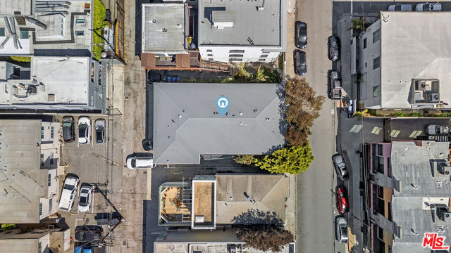 1411 Innes Place, Venice CA: https://media.crmls.org/mediaz/f85c7773-222a-4975-93d0-654e788f68da.jpg