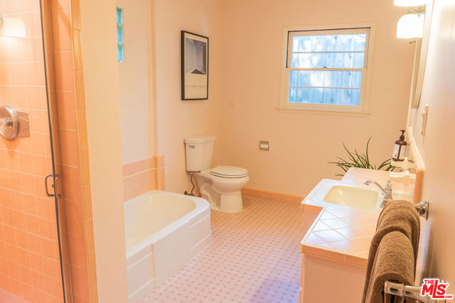 2434 Cazaux Place, Los Angeles CA: https://media.crmls.org/mediaz/f85d89da-73a7-40bb-9145-04f56202271e.jpg