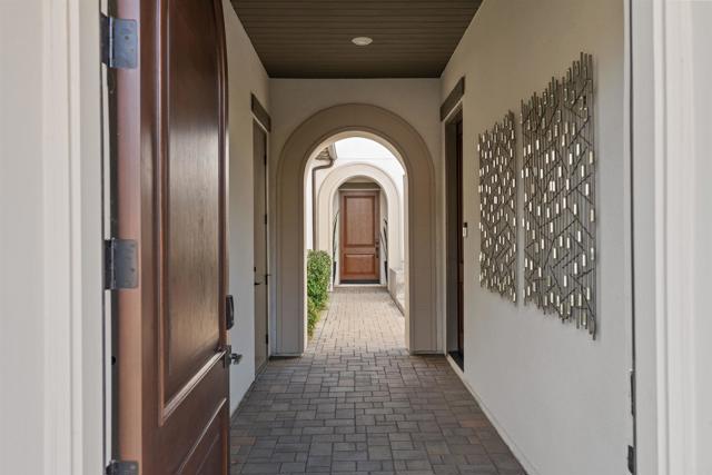 Detail Gallery Image 6 of 69 For 17028 Rendezvous Cir, San Diego,  CA 92127 - 5 Beds | 5/1 Baths