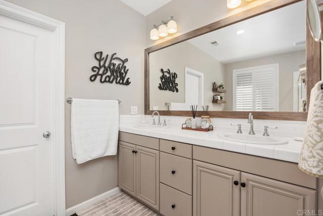 Detail Gallery Image 14 of 41 For 2856 Dove Tail Drive, San Marcos,  CA 92078 - 3 Beds | 3 Baths