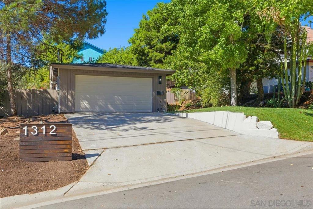 1312 Portola Ave