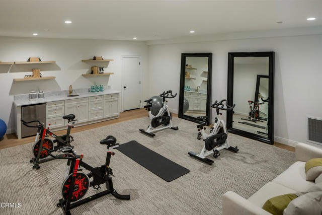 2060 Windover Road, Pasadena CA: https://media.crmls.org/mediaz/f85ecf31-33b9-4d09-9224-980ffeebd708.jpg