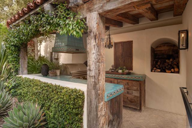 17484 El Vuelo, Rancho Santa Fe CA: https://media.crmls.org/mediaz/f85eed03-b156-4d30-9472-5f7b4d7266f0.jpg