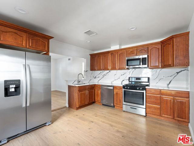 1652 Talmadge Street, Los Angeles CA: https://media.crmls.org/mediaz/f85f62aa-ce23-4210-91c2-cec9f7a92496.jpg