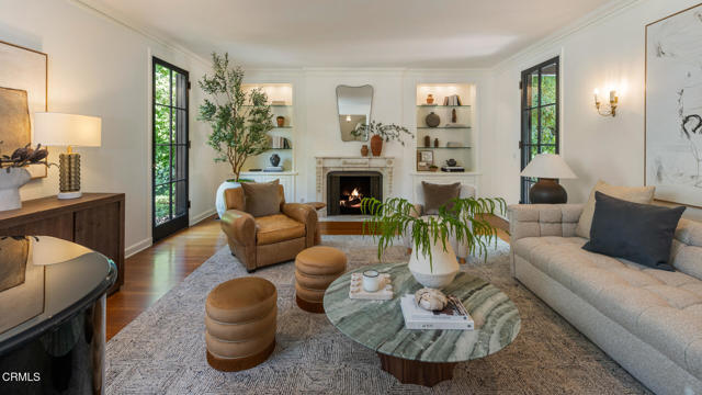 1241 S Oak Knoll Avenue, Pasadena CA: https://media.crmls.org/mediaz/f85f6ad3-3b44-40ed-a03c-b33d112cf619.jpg