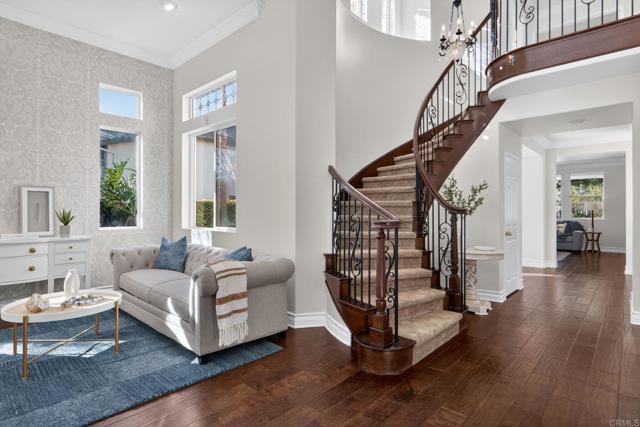 Detail Gallery Image 9 of 35 For 2776 W Canyon Ave, San Diego,  CA 92123 - 4 Beds | 3 Baths