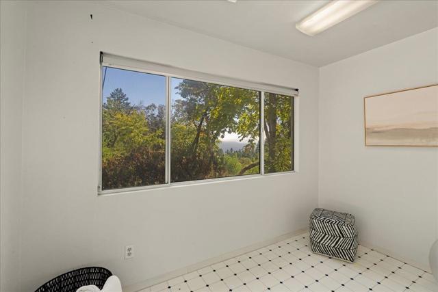 22196 Summit Road, Los Gatos CA: https://media.crmls.org/mediaz/f860e471-10ee-4516-8c07-a2dfabf94b35.jpg