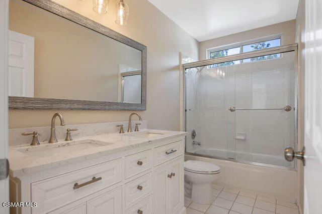 1636 Meadowglen Court, Newbury Park CA: https://media.crmls.org/mediaz/f861f9be-b589-427e-94ca-789299c0fc09.jpg