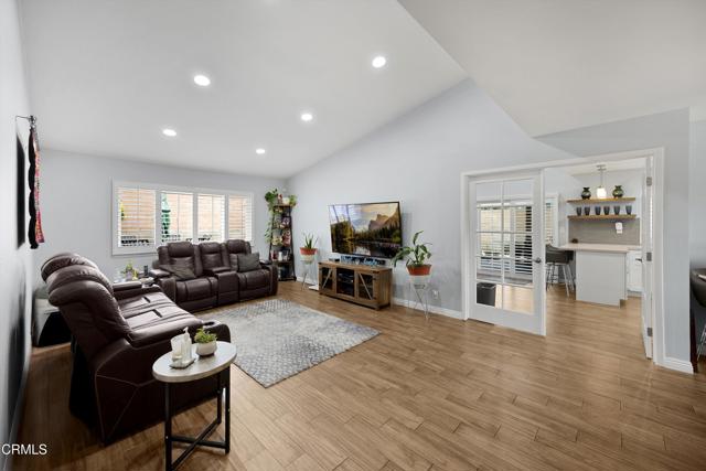 2452 N Teakwood Avenue, Rialto CA: https://media.crmls.org/mediaz/f862124c-e161-46e0-a579-77f5ec66a9c8.jpg