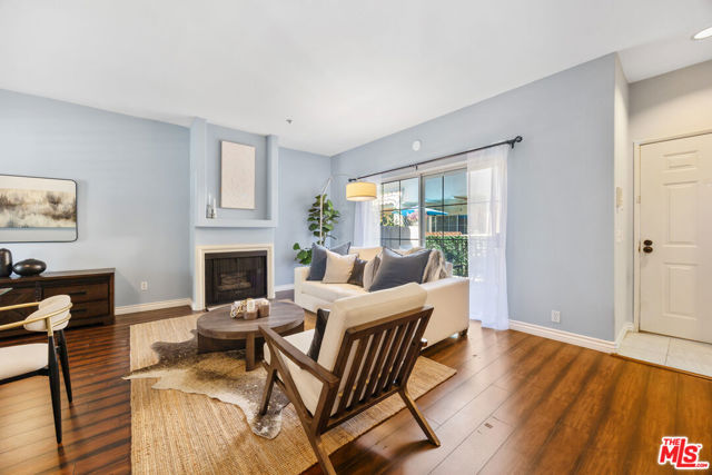 14365 Foothill Boulevard, Sylmar CA: https://media.crmls.org/mediaz/f8627ce2-e4e0-4a2a-967e-b239e862c7f4.jpg