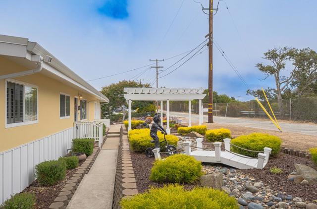 3093 Salinas Avenue, Marina CA: https://media.crmls.org/mediaz/f8630240-d293-46fa-bb49-99f454f8a5ce.jpg