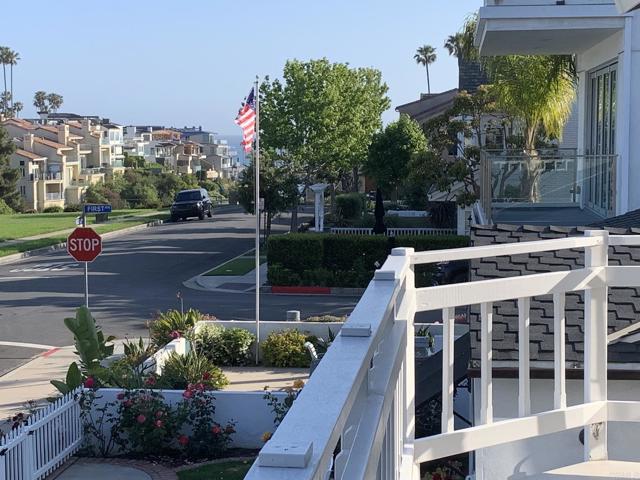 429 Begonia Avenue, Corona del Mar CA: https://media.crmls.org/mediaz/f863a523-388b-42f4-985f-d4a27f5c3927.jpg