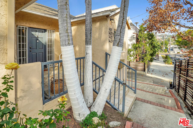 1421 Waterloo Street, Los Angeles CA: https://media.crmls.org/mediaz/f863deff-4a49-48d5-b032-8e601d8b3b63.jpg