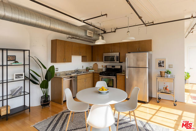 200 N San Fernando Road, Los Angeles CA: https://media.crmls.org/mediaz/f8645402-d882-4c11-99bb-3cb072c91607.jpg