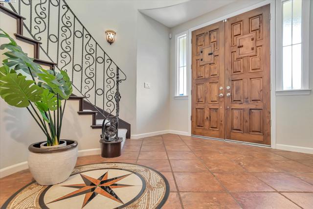 1517 Rampart Way, Brentwood CA: https://media.crmls.org/mediaz/f8653e87-0f80-4d15-b057-4680d6eccfe8.jpg