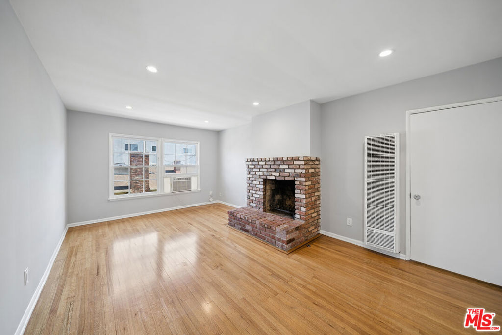 5303 Vantage Avenue #5303 1/2