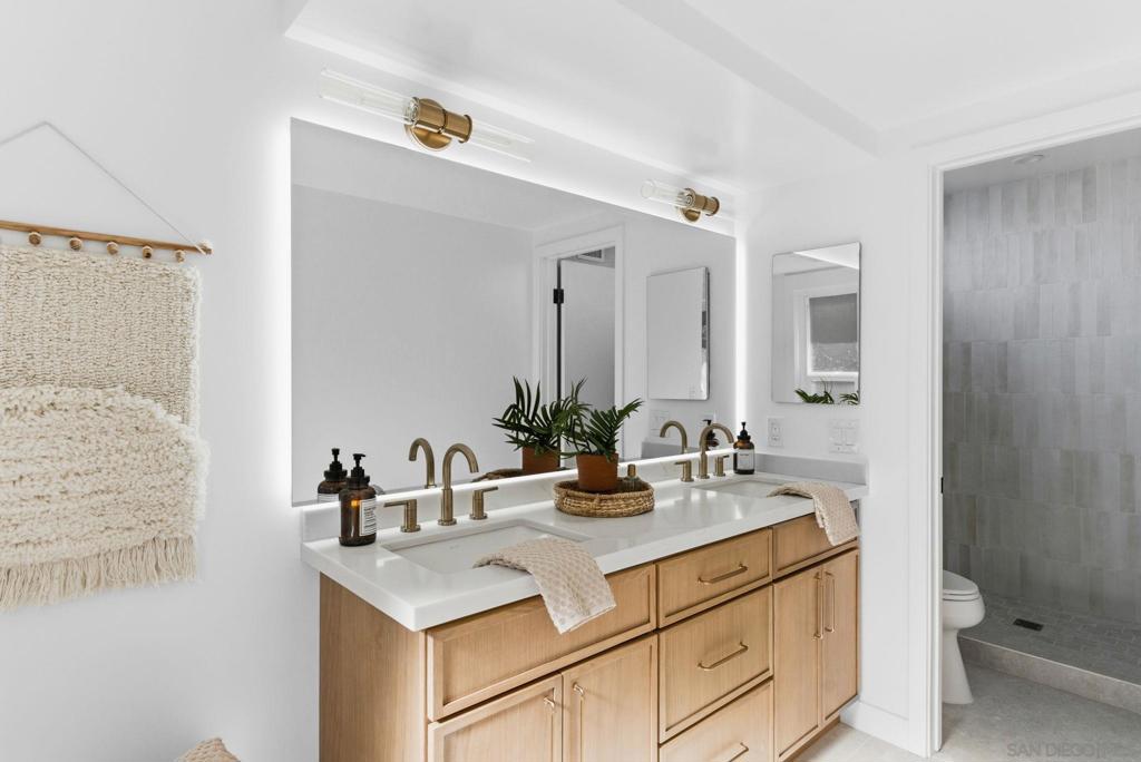 725 Santa Florencia - photo 18