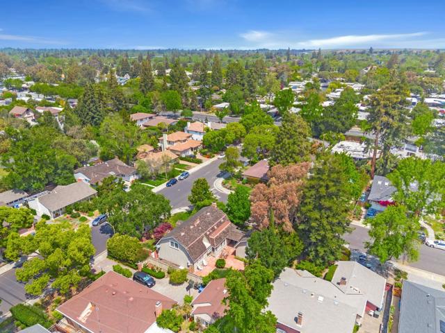 632 Saint Claire Drive, Palo Alto CA: https://media.crmls.org/mediaz/f8660e96-e5a8-4aeb-8a43-425a499804b6.jpg