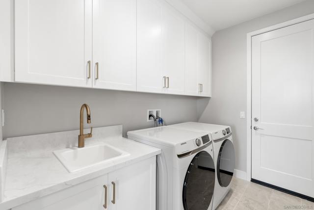 951 Visalia Pl, San Marcos CA: https://media.crmls.org/mediaz/f8668d82-4950-4d4f-b4e3-2f0561cb22ac.jpg