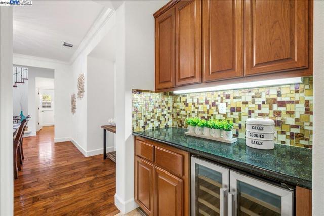 2396 Keats Ln, San Ramon CA: https://media.crmls.org/mediaz/f866b85e-41e6-4b81-8d9f-51ef871d990c.jpg