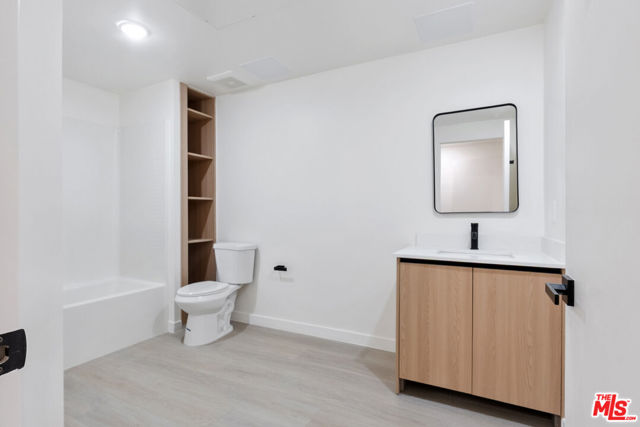 1124 S Normandie Avenue, Los Angeles CA: https://media.crmls.org/mediaz/f866f595-f1d3-4ea2-b2da-975fc15ce800.jpg