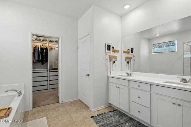 30207 Honor Court, Menifee CA: https://media.crmls.org/mediaz/f8672a4e-0687-415c-981c-786954fae4c0.jpg