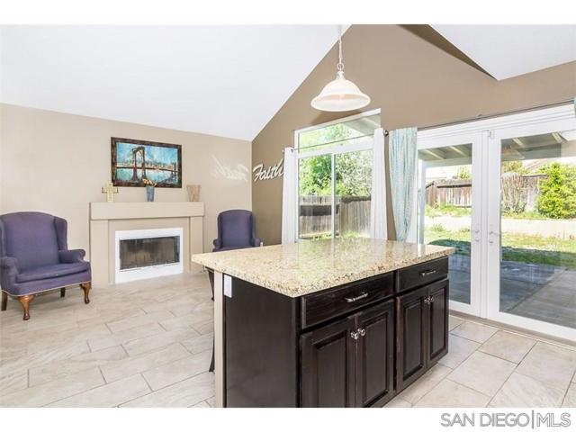 30478 Sierra Madre Drive, Temecula CA: https://media.crmls.org/mediaz/f8673c97-77de-4485-8507-4bdcd71c1529.jpg