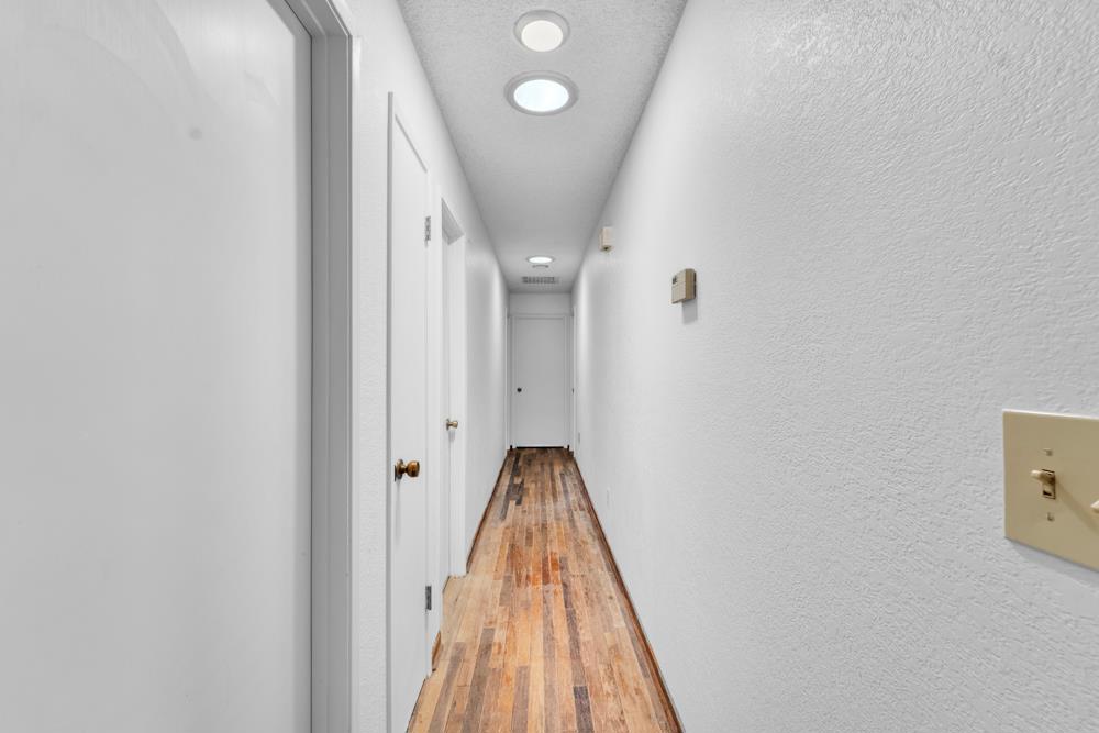 https://media.crmls.org/mediaz/f867862c-e29e-42db-8423-6f40af8cbd01.jpg?preset=X-Large