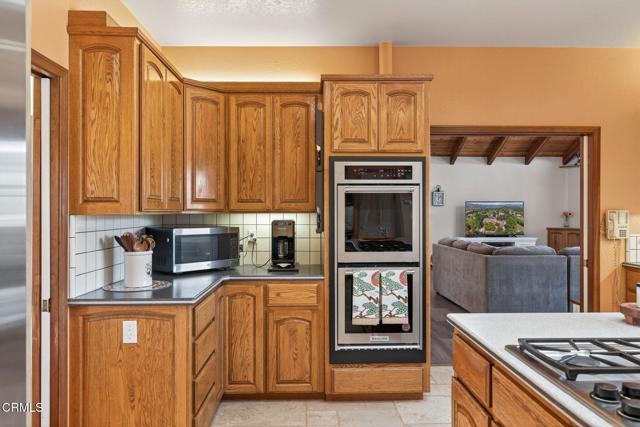 Detail Gallery Image 17 of 73 For 1125 Spring St, Oak View,  CA 93022 - 4 Beds | 4 Baths