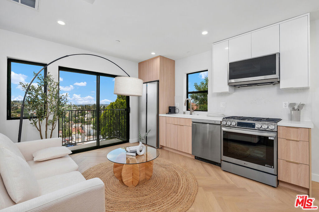 2043 Paramount Drive