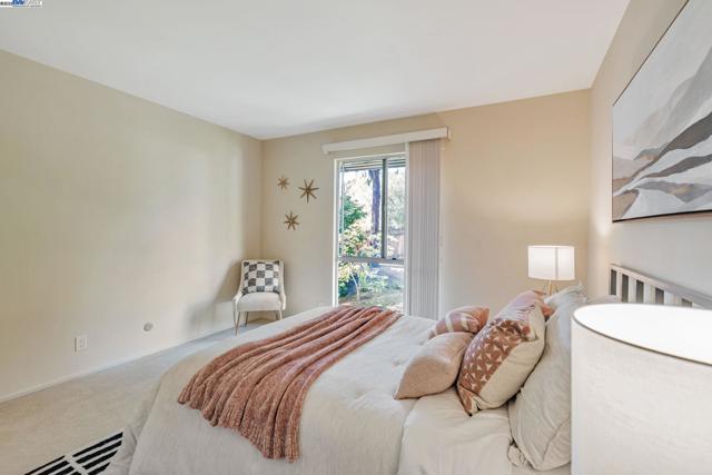 675 Sharon Park Dr, Menlo Park CA: https://media.crmls.org/mediaz/f869204a-5ee5-4fb0-a51a-9ad2031b3a35.jpg