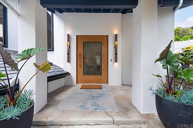 2127 Heather Ln, Del Mar CA: https://media.crmls.org/mediaz/f8695670-b641-4ad2-aa4a-f6f95147c6d3.jpg