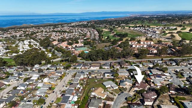 2050 Baldwin Court, Seaside CA: https://media.crmls.org/mediaz/f869a4ea-d88f-4366-90d9-da02dfe99ac5.jpg