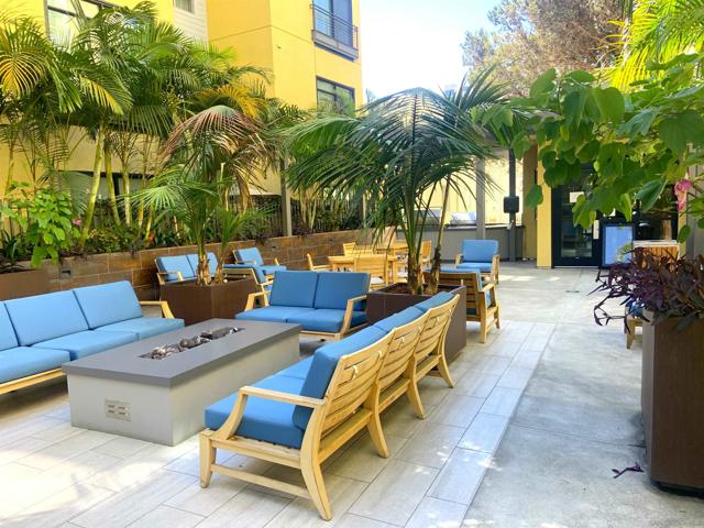 889 Date St, San Diego CA: https://media.crmls.org/mediaz/f869ea76-bf9f-4bb3-974e-2649eb43d681.jpg