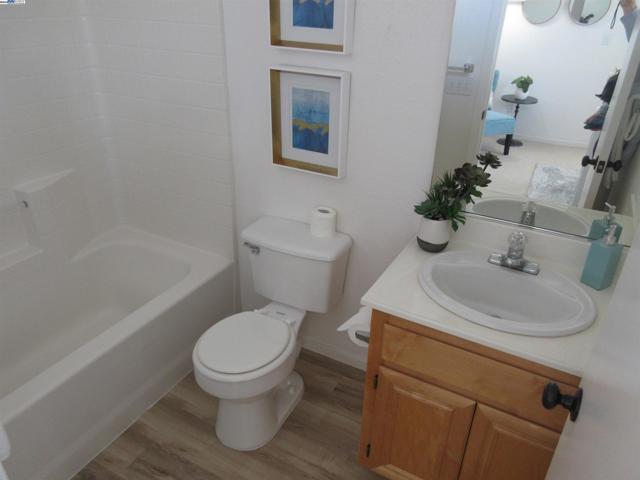 1098 Esparanza Way, San Jose CA: https://media.crmls.org/mediaz/f86b0a46-0dd8-43cd-8b7d-e90bb9166a39.jpg