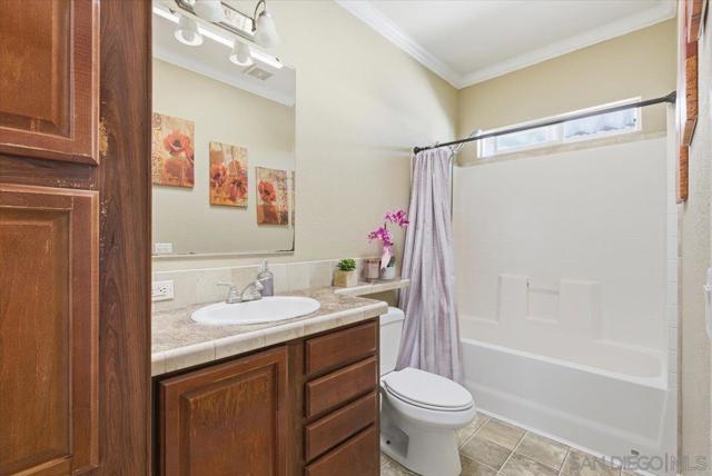 1100 Industrial Blvd, Chula Vista CA: https://media.crmls.org/mediaz/f86b6d08-64ba-4bd3-9482-d72e21c2991d.jpg