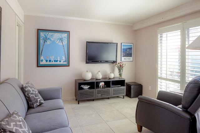 9662 Willow Court, Carmel CA: https://media.crmls.org/mediaz/f86bb17b-a897-494a-962f-d3e518bc73d4.jpg