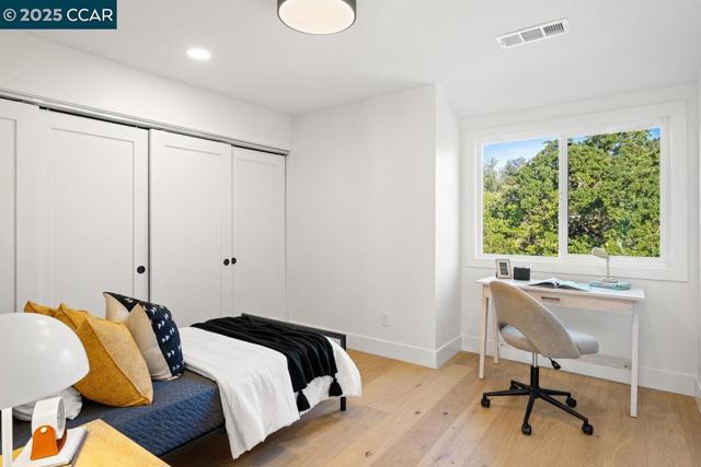 374 James Bowie Ct, Alamo CA: https://media.crmls.org/mediaz/f86c2383-4a10-4eba-92f0-7ce31a742205.jpg