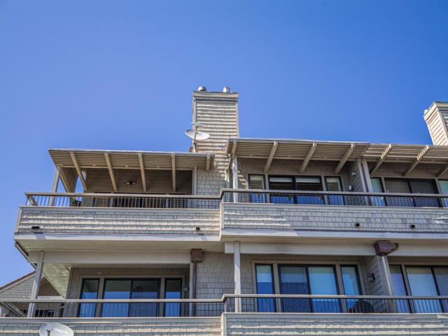 515 2nd Street, Santa Cruz CA: https://media.crmls.org/mediaz/f86c4532-11ef-4284-8b30-ea46a2c5d1e4.jpg