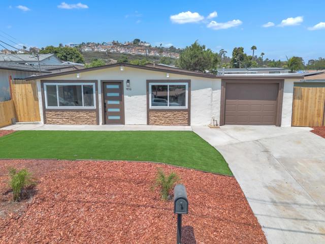 9850 Arapaho St, Spring Valley CA: https://media.crmls.org/mediaz/f86dab72-dac3-4b94-b695-7f45a07bdf19.jpg