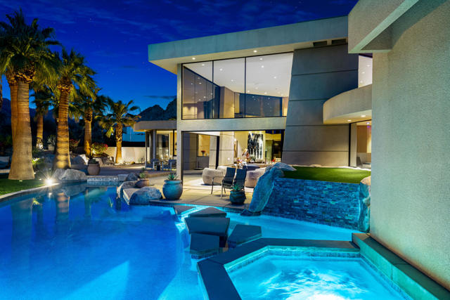 79525 Tom Fazio N Lane, La Quinta CA: https://media.crmls.org/mediaz/f86e6dbf-561e-4ba6-81ae-3d27f88ea1a8.jpg