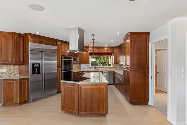 Detail Gallery Image 5 of 54 For 26332 Sky Dr, Escondido,  CA 92026 - 3 Beds | 2/1 Baths