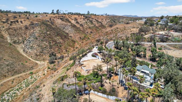 375 W Highland Drive, Camarillo CA: https://media.crmls.org/mediaz/f86f5e19-5016-4459-b71a-3b193af906b3.jpg