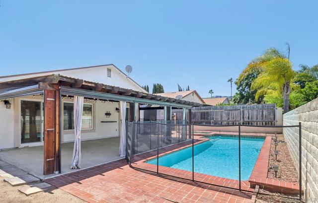13002 Standish Dr, Poway CA: https://media.crmls.org/mediaz/f8701191-f7ef-4b36-9b5b-144bff134f85.jpg