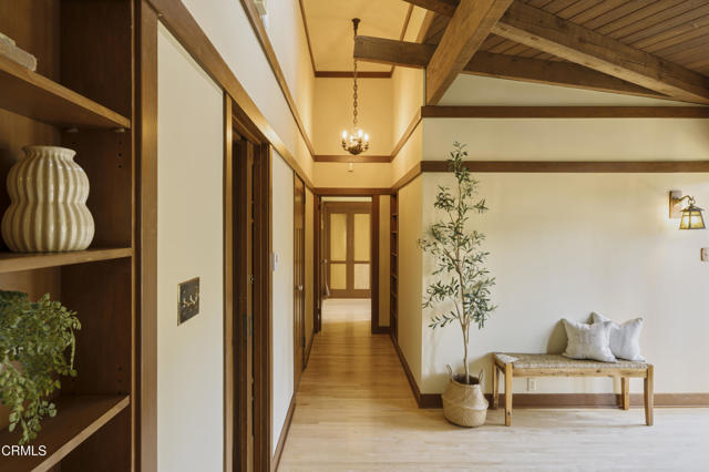 402 Lynn Drive, Ventura CA: https://media.crmls.org/mediaz/f87053d6-3687-4e93-99c7-d124688c1444.jpg