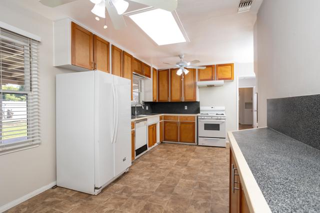 Detail Gallery Image 13 of 41 For 709 Brightwood Ave, Chula Vista,  CA 91910 - 3 Beds | 2 Baths