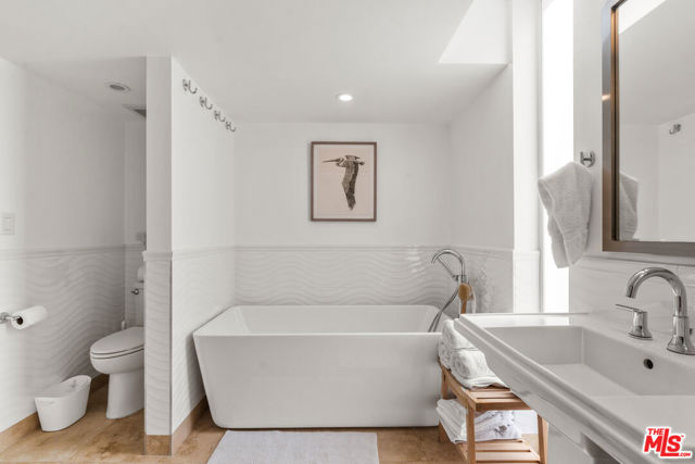 3501 Esplanade, Marina del Rey CA: https://media.crmls.org/mediaz/f8719b77-8d4b-4f42-ba49-098daef935c3.jpg